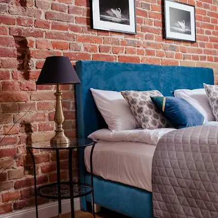 Urban Parking Free Bed & Breakfast