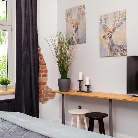 Urban Parking Free Bed & Breakfast