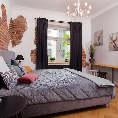 Urban Parking Free Bed & Breakfast