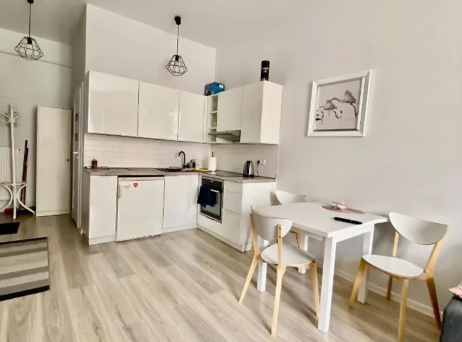 Urban Parking Free Bed and Breakfast 3*