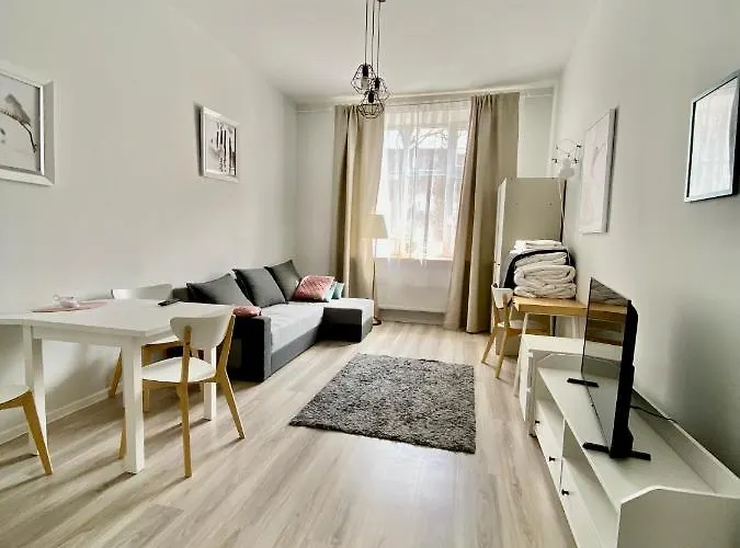 Urban Parking Free Bed and Breakfast 3*