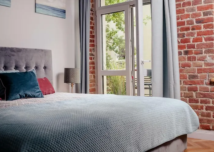 Urban Parking Free Bed and Breakfast 3*