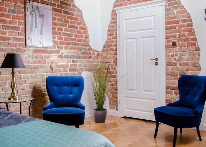 Urban Parking Free Bed and Breakfast